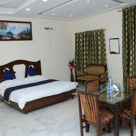 Namaste Apartments New Delhi Exterior photo