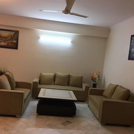 Namaste Apartments New Delhi Exterior photo