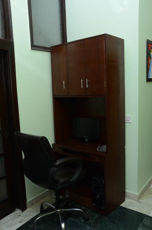 Namaste Apartments New Delhi Exterior photo