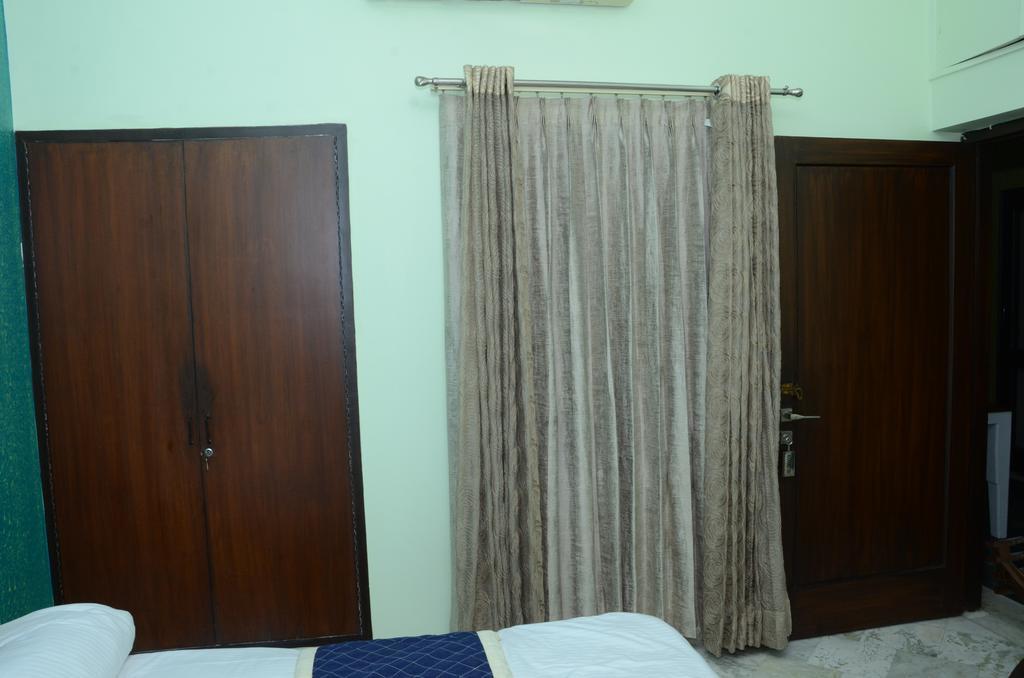 Namaste Apartments New Delhi Exterior photo