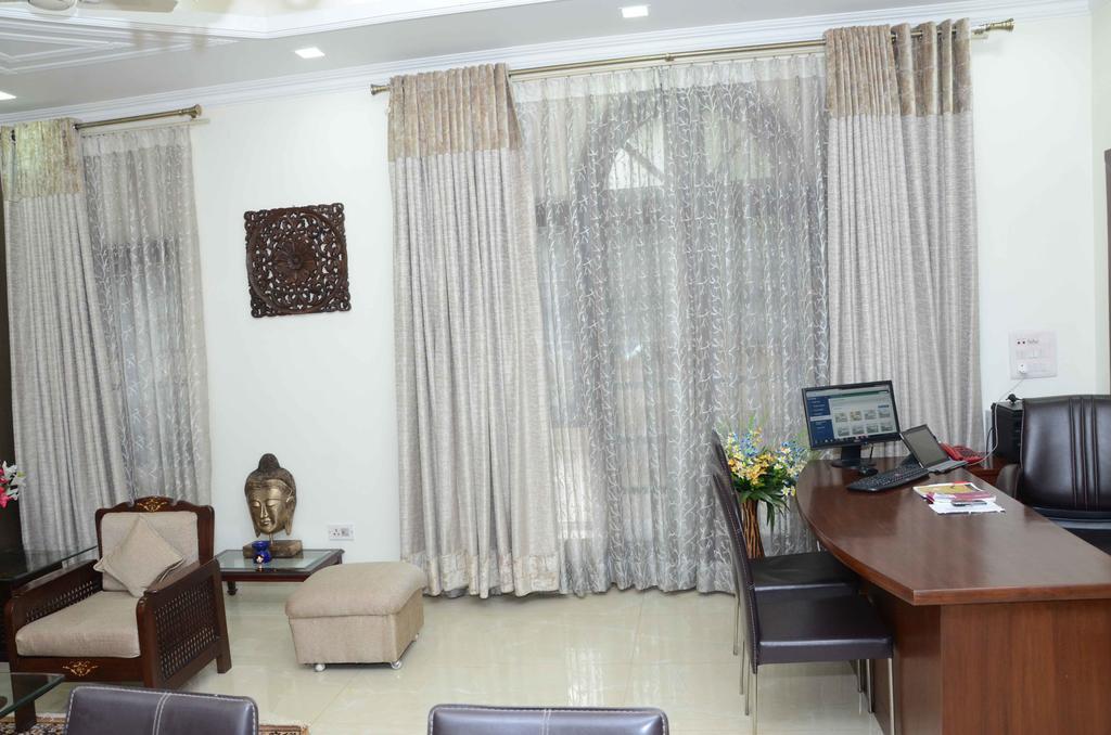 Namaste Apartments New Delhi Exterior photo