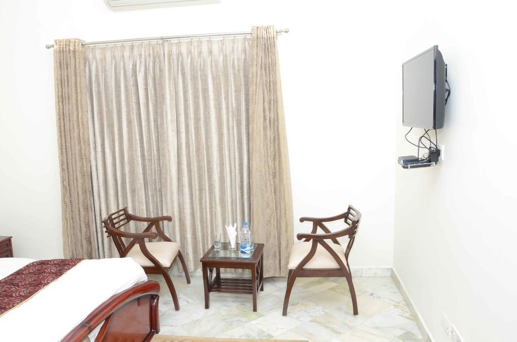 Namaste Apartments New Delhi Exterior photo